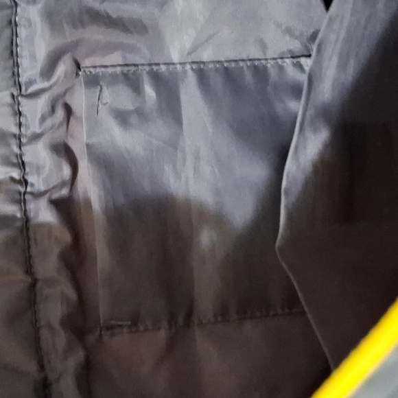 New Lord & Taylor Gray Puffer Shoulder Bag. - Picture 9 of 12